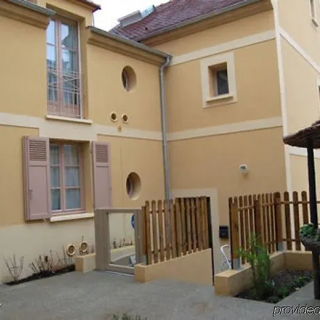 Du Hotel